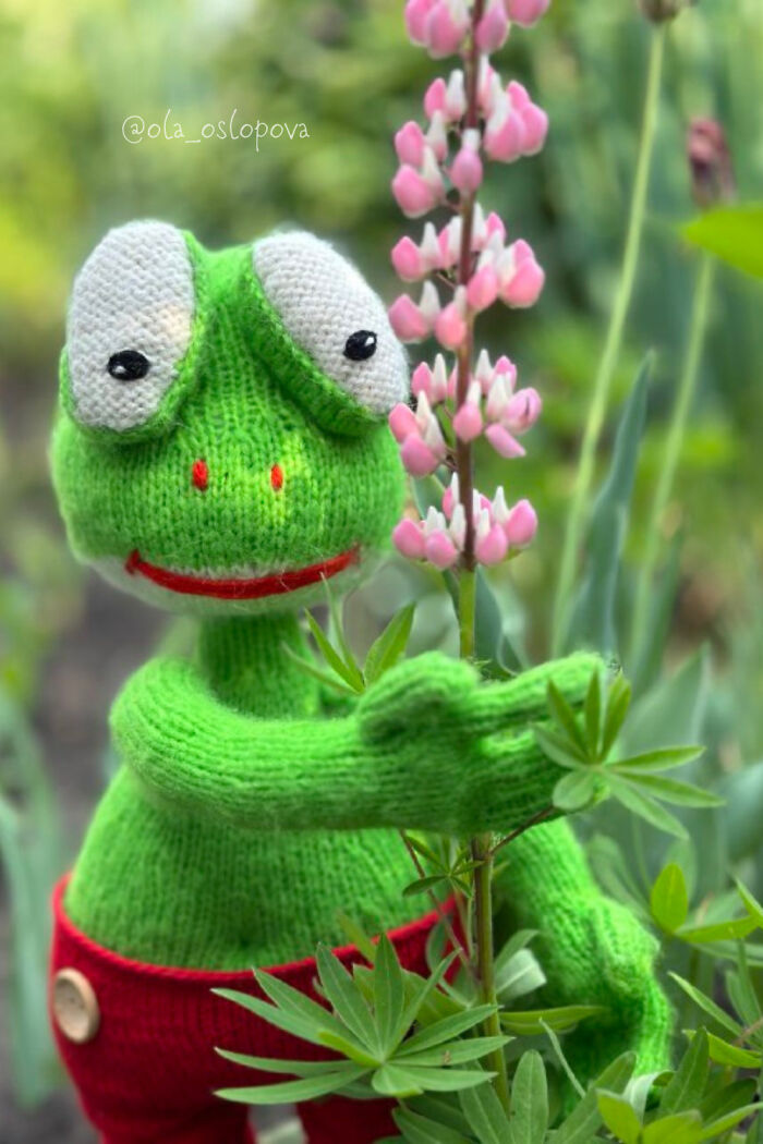 Having Fun In The Garden: Pattern By Ola Oslopova Having Fun In The Garden: Pattern By Ola Oslopova