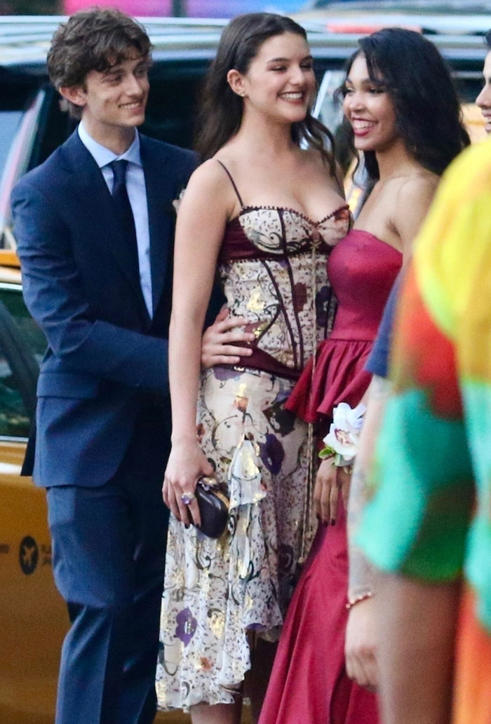 Soon-To-Be Carnegie Mellon University Student Suri Cruise Stuns At Her High School Prom Soon-To-Be Carnegie Mellon University Student Suri Cruise Stuns At Her High School Prom