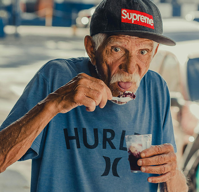 “Doesn’t Make Sense”: 40 Social Etiquette Rules That People Want To See Gone “Doesn’t Make Sense”: 40 Social Etiquette Rules That People Want To See Gone