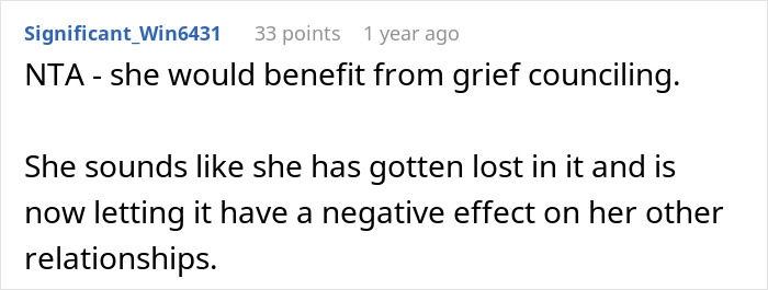 Woman Interrupts Daughter’s 13th B-Day To Grieve Her Grandma, Husband Tells Her She Has To Stop Woman Interrupts Daughter’s 13th B-Day To Grieve Her Grandma, Husband Tells Her She Has To Stop
