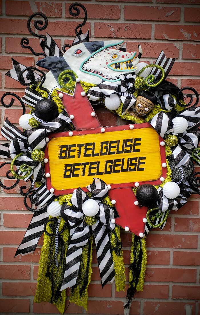 Beetlejuice Decorations: My Handmade Unique Wreath Beetlejuice Decorations: My Handmade Unique Wreath