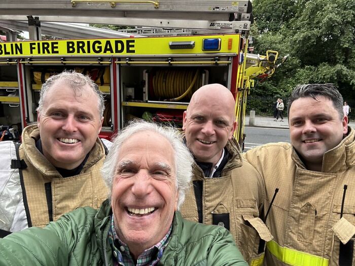 Henry Winkler Unexpectedly Appears On The News After Being Evacuated With Hotel Guests Due To Fire Henry Winkler Unexpectedly Appears On The News After Being Evacuated With Hotel Guests Due To Fire