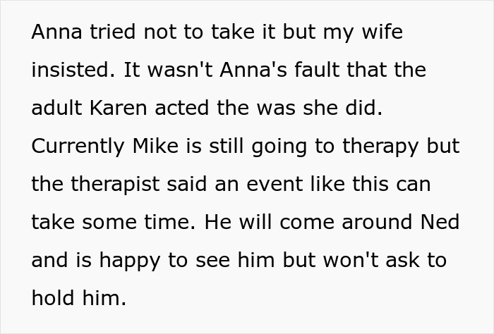 “He Shouldn’t Be Touching That Baby”: Mom Loses Patience And Slaps Karen Across The Face “He Shouldn’t Be Touching That Baby”: Mom Loses Patience And Slaps Karen Across The Face