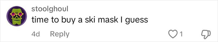 “Is Too Much Skin In The Room With Us?“: Woman Puzzled After Boss Asks Her To Cover Up “Is Too Much Skin In The Room With Us?“: Woman Puzzled After Boss Asks Her To Cover Up