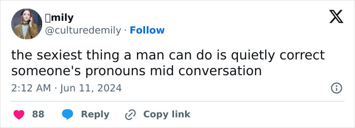 Sue Perkins Apologizes After Matt Smith Elegantly Corrects Her When She Misgenders His Co-Star Sue Perkins Apologizes After Matt Smith Elegantly Corrects Her When She Misgenders His Co-Star