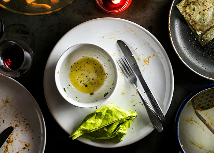 37 Red Flags Indicating You Should Immediately Leave The Restaurant 37 Red Flags Indicating You Should Immediately Leave The Restaurant