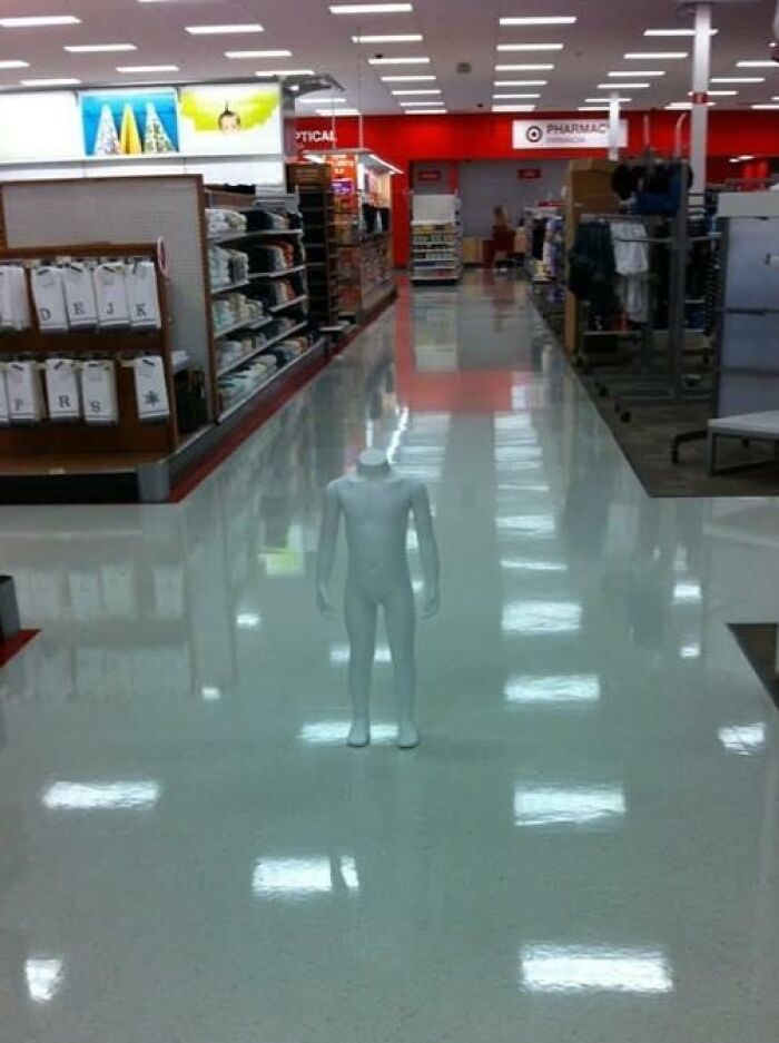 30 Unhinged Pics That Ended Up On This Online Group, Dedicated To The Weird And Questionable (New Pics) 30 Unhinged Pics That Ended Up On This Online Group, Dedicated To The Weird And Questionable (New Pics)