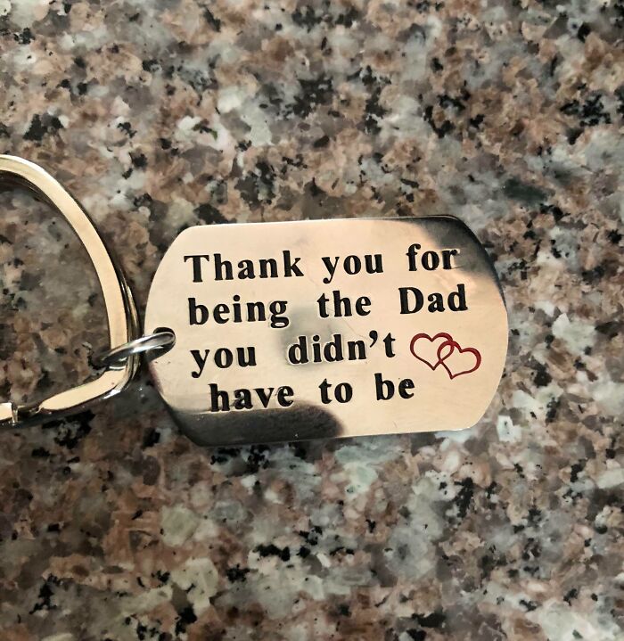 50 Wholesome Photos Of Dads Sharing Their Father’s Day Gifts 50 Wholesome Photos Of Dads Sharing Their Father’s Day Gifts