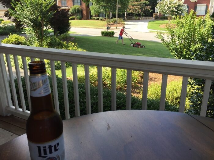 50 Wholesome Photos Of Dads Sharing Their Father’s Day Gifts 50 Wholesome Photos Of Dads Sharing Their Father’s Day Gifts