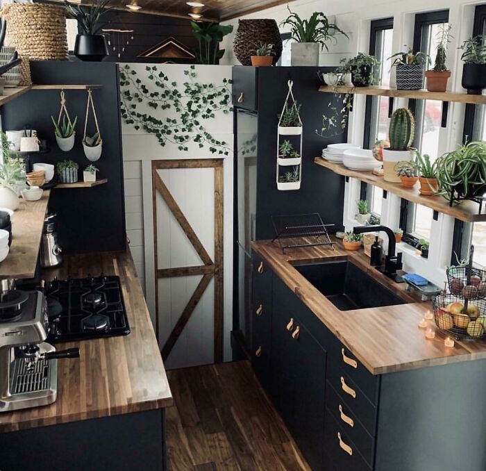 People Who Live In Small Homes Gather In This Online Group To Share Their Living Spaces (30 Pics)