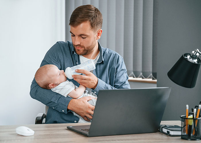 “It Must Be Mommy’s Day Off”: Man Lies About His Wife Being Dead In Response To Boomer’s Comment “It Must Be Mommy’s Day Off”: Man Lies About His Wife Being Dead In Response To Boomer’s Comment