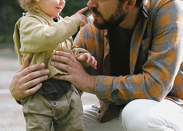 “It Must Be Mommy’s Day Off”: Man Lies About His Wife Being Dead In Response To Boomer’s Comment “It Must Be Mommy’s Day Off”: Man Lies About His Wife Being Dead In Response To Boomer’s Comment