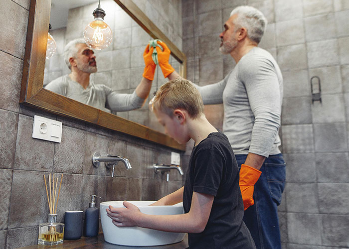 “It Must Be Mommy’s Day Off”: Man Lies About His Wife Being Dead In Response To Boomer’s Comment “It Must Be Mommy’s Day Off”: Man Lies About His Wife Being Dead In Response To Boomer’s Comment