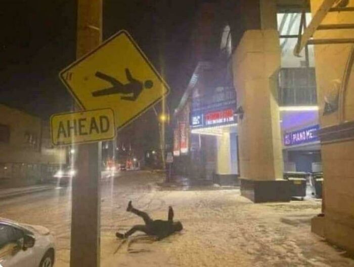 30 Funny Signs That Defy Logic And Common Sense, Posted In This Online Group 30 Funny Signs That Defy Logic And Common Sense, Posted In This Online Group