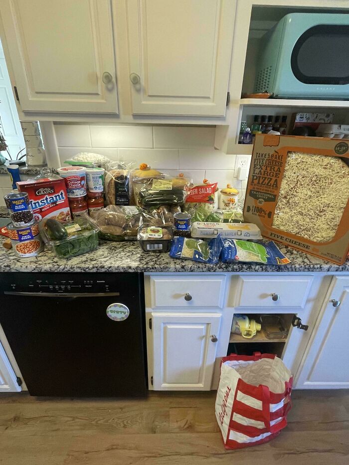 50 People Show How Much Groceries Cost Where They Live (New Pics) 50 People Show How Much Groceries Cost Where They Live (New Pics)