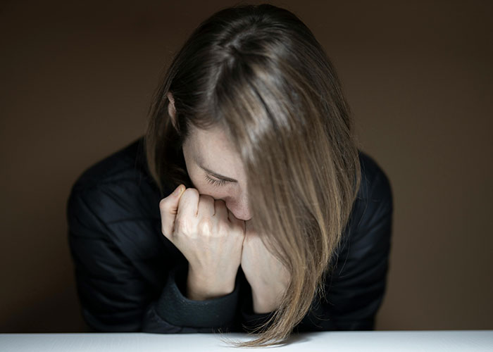 Woman Begs A Friend To Babysit Her Child, Gets A Reality Check About Her Husband Instead Woman Begs A Friend To Babysit Her Child, Gets A Reality Check About Her Husband Instead