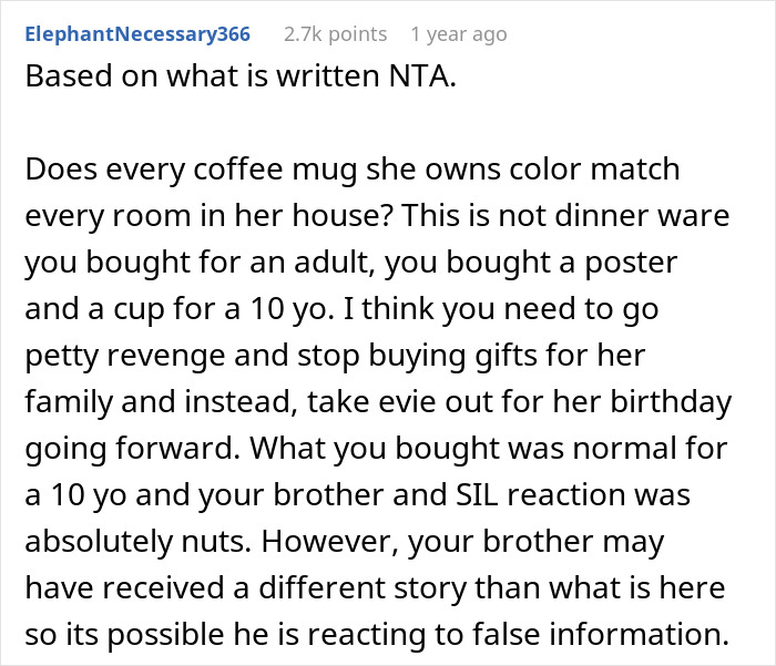 Girl’s Birthday Presents End Up In The Trash Because They Don’t Match Her Mom’s Aesthetic Girl’s Birthday Presents End Up In The Trash Because They Don’t Match Her Mom’s Aesthetic