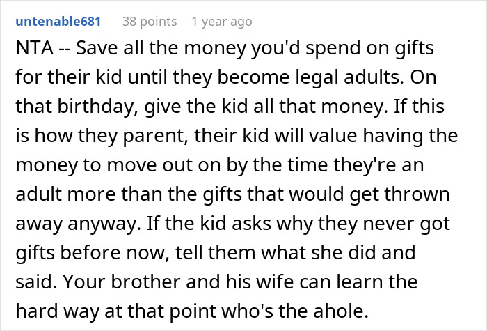 Girl’s Birthday Presents End Up In The Trash Because They Don’t Match Her Mom’s Aesthetic Girl’s Birthday Presents End Up In The Trash Because They Don’t Match Her Mom’s Aesthetic