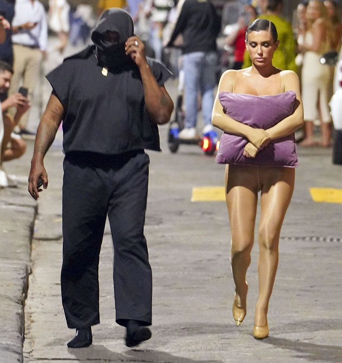 Bianca Censori Tests The Patience Of Italians Once More As She Covers Up Again With A Pillow Bianca Censori Tests The Patience Of Italians Once More As She Covers Up Again With A Pillow