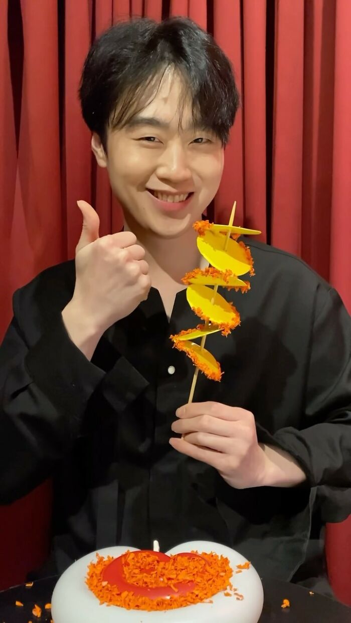 Korean Artist Jiwon Lee Crafts Stunning Balloon Food That Looks Good Enough to Eat (43 Pics) Korean Artist Jiwon Lee Crafts Stunning Balloon Food That Looks Good Enough to Eat (43 Pics)