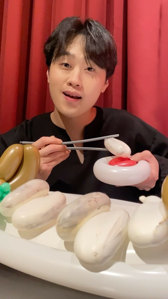 Korean Artist Jiwon Lee Crafts Stunning Balloon Food That Looks Good Enough to Eat (43 Pics) Korean Artist Jiwon Lee Crafts Stunning Balloon Food That Looks Good Enough to Eat (43 Pics)