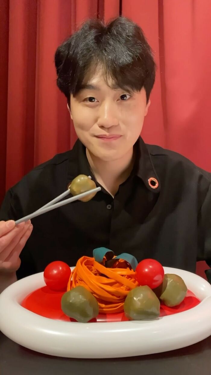 Korean Artist Jiwon Lee Crafts Stunning Balloon Food That Looks Good Enough to Eat (43 Pics) Korean Artist Jiwon Lee Crafts Stunning Balloon Food That Looks Good Enough to Eat (43 Pics)