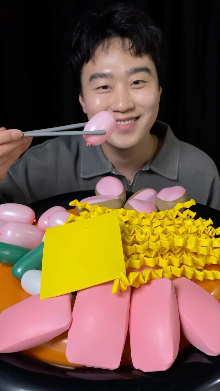 Korean Artist Jiwon Lee Crafts Stunning Balloon Food That Looks Good Enough to Eat (43 Pics) Korean Artist Jiwon Lee Crafts Stunning Balloon Food That Looks Good Enough to Eat (43 Pics)
