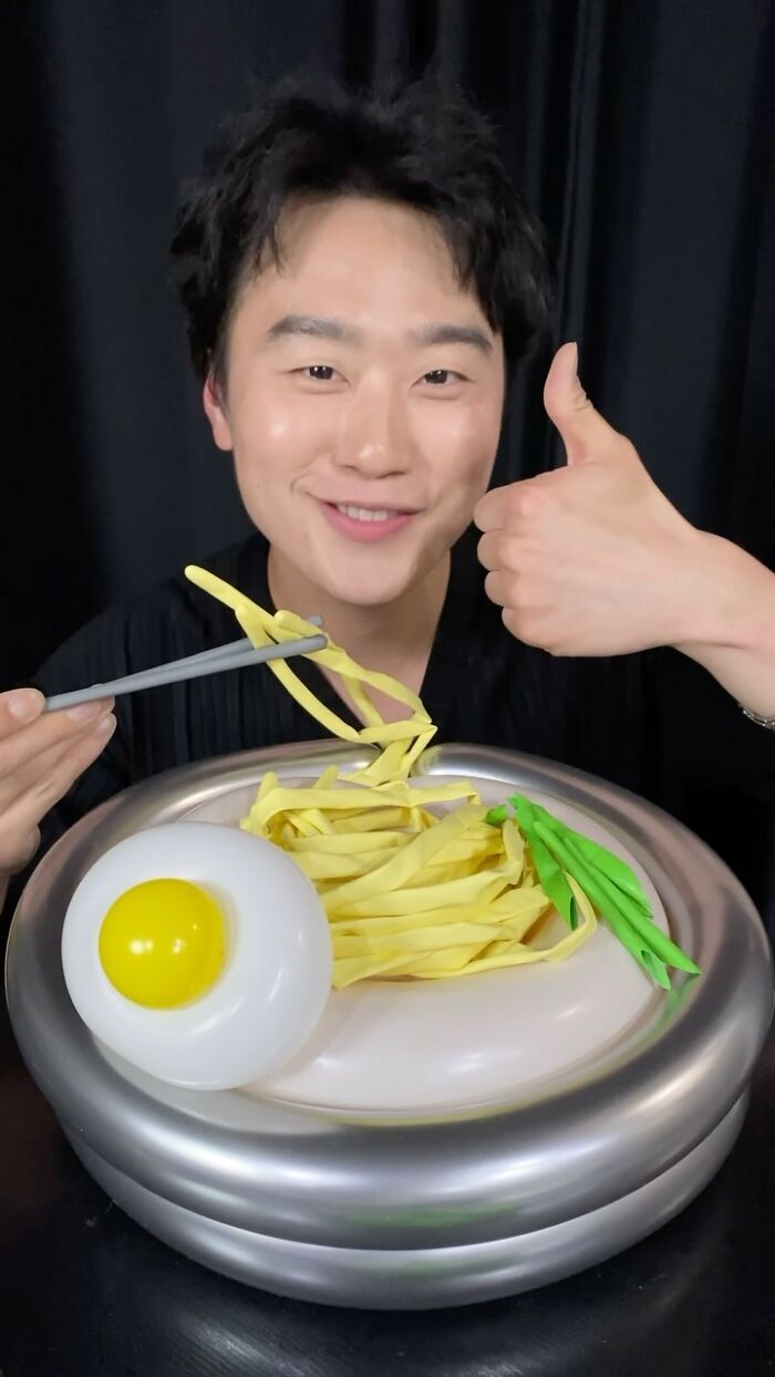 Korean Artist Jiwon Lee Crafts Stunning Balloon Food That Looks Good Enough to Eat (43 Pics) Korean Artist Jiwon Lee Crafts Stunning Balloon Food That Looks Good Enough to Eat (43 Pics)