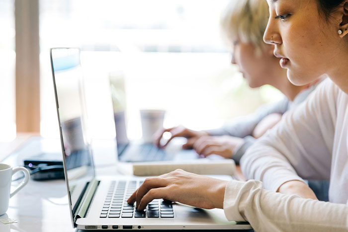 32 Times People Ruined An Interview In Seconds