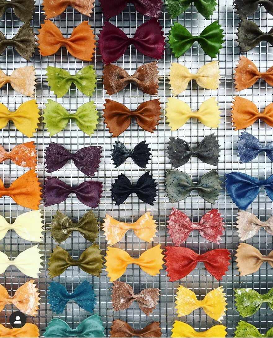 70 Captivating Gradient Photos Of Ordinary Items By Brittany Wright 70 Captivating Gradient Photos Of Ordinary Items By Brittany Wright