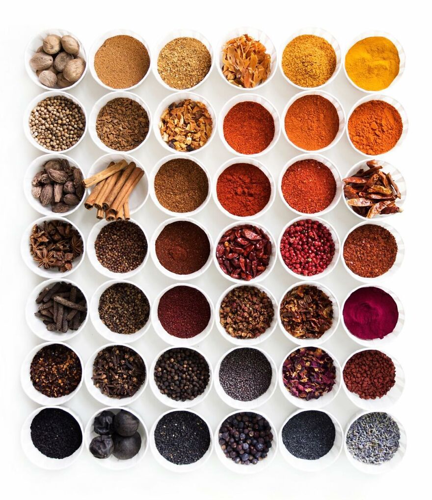 70 Captivating Gradient Photos Of Ordinary Items By Brittany Wright 70 Captivating Gradient Photos Of Ordinary Items By Brittany Wright