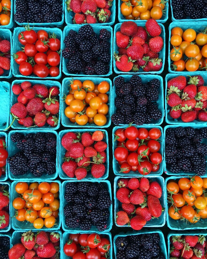 70 Captivating Gradient Photos Of Ordinary Items By Brittany Wright 70 Captivating Gradient Photos Of Ordinary Items By Brittany Wright