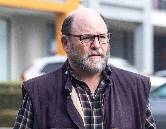 Seinfeld’s Jason Alexander Looks Unrecognizable With Trim Frame And Scruffy Beard Seinfeld’s Jason Alexander Looks Unrecognizable With Trim Frame And Scruffy Beard