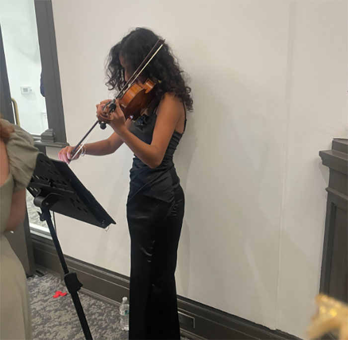 “This Is Insane”: Bridgerton-Themed Event Goes Viral For Its Horrible Conditions And Pole Dancer