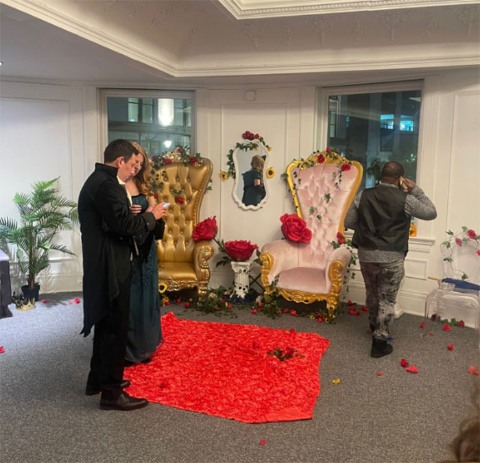 “This Is Insane”: Bridgerton-Themed Event Goes Viral For Its Horrible Conditions And Pole Dancer