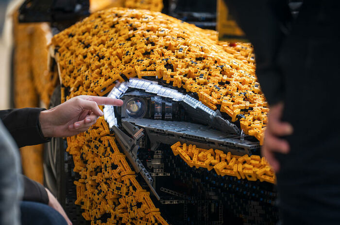 Meet LEGO Technic McLaren P1 Supercar, Which Took 8,344 Hours On Development And Construction Meet LEGO Technic McLaren P1 Supercar, Which Took 8,344 Hours On Development And Construction