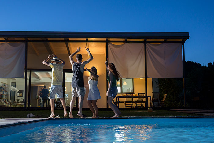 &ldquo;Sorry Pumpkin&rdquo;: Helpful Homeowner Reaches Her Limit After Enduring The Most Entitled Neighbors