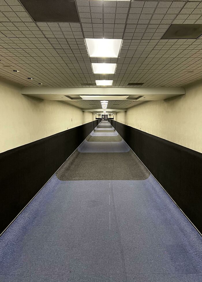 People On The Internet Shared 50 Photos Of The Creepiest Corridors They’ve Ever Seen (New Pics) People On The Internet Shared 50 Photos Of The Creepiest Corridors They’ve Ever Seen (New Pics)