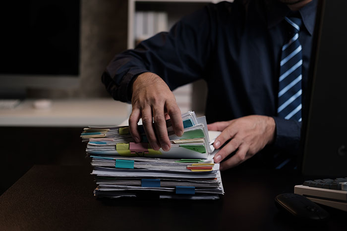 Boss Punishes Employee With More Work Just Because He “Doesn’t Look Busy”, He Learns His Lesson Boss Punishes Employee With More Work Just Because He “Doesn’t Look Busy”, He Learns His Lesson