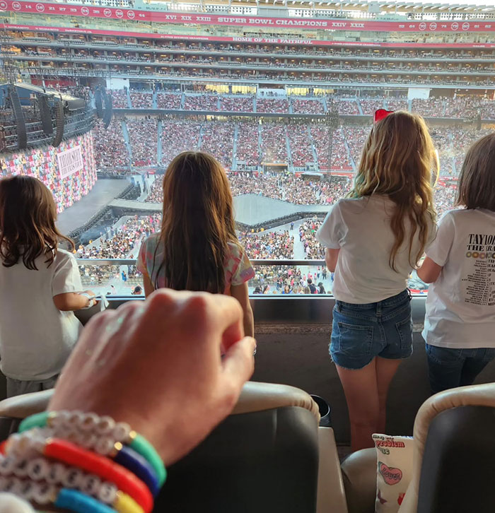 “You Can’t”: Mark Zuckerberg Sparks Debate After Shutting Down Daughter’s Taylor Swift Dream “You Can’t”: Mark Zuckerberg Sparks Debate After Shutting Down Daughter’s Taylor Swift Dream