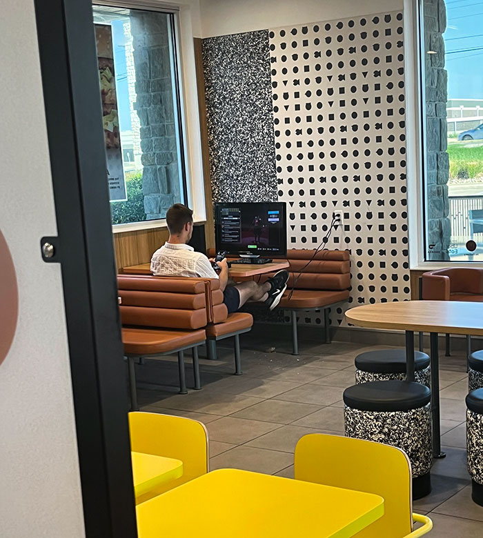 50 Jerk Customers Who Should Be Permanently Banned From Restaurants (New Pics) 50 Jerk Customers Who Should Be Permanently Banned From Restaurants (New Pics)