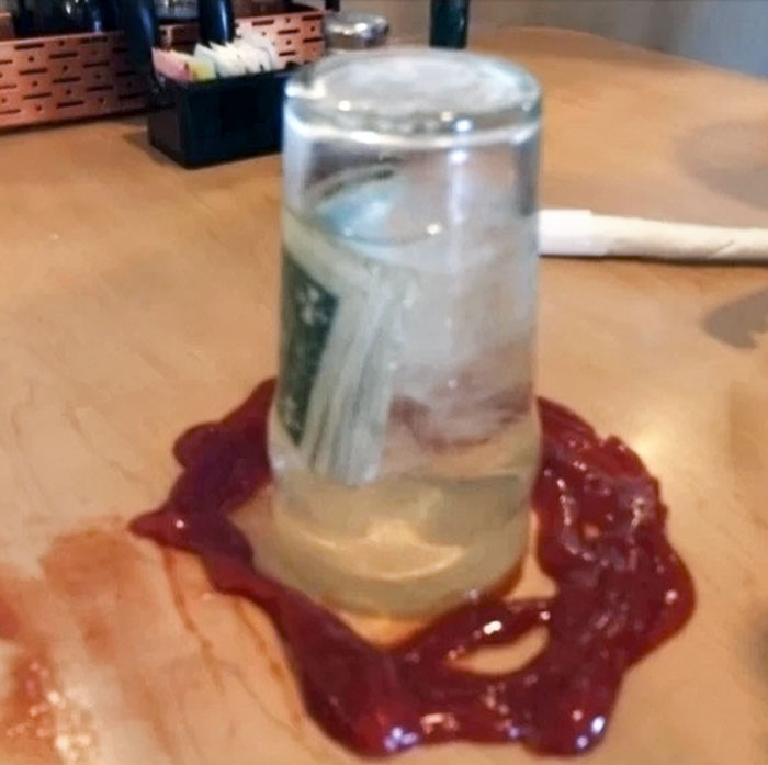 50 Jerk Customers Who Should Be Permanently Banned From Restaurants (New Pics) 50 Jerk Customers Who Should Be Permanently Banned From Restaurants (New Pics)