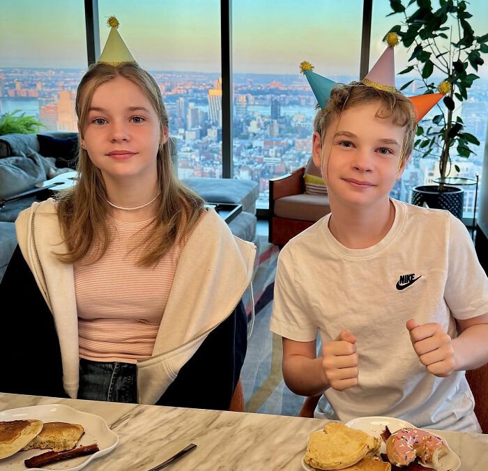 Neil Patrick Harris’ Daughter Harper, 15, Stuns Fans With Her Grown-Up Look At ‘Wicked’ Premiere Neil Patrick Harris’ Daughter Harper, 15, Stuns Fans With Her Grown-Up Look At ‘Wicked’ Premiere