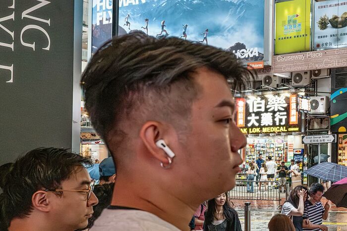 Lucky Coincidences: 20 Perfectly Timed Pictures Taken By Edas Wong (New Pics) Lucky Coincidences: 20 Perfectly Timed Pictures Taken By Edas Wong (New Pics)