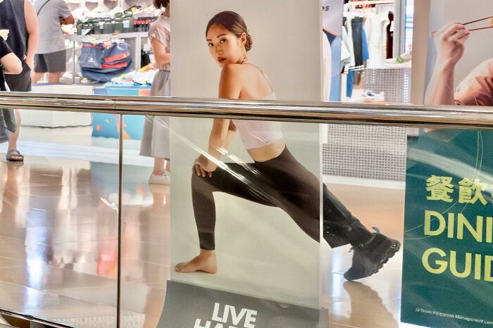 Lucky Coincidences: 20 Perfectly Timed Pictures Taken By Edas Wong (New Pics) Lucky Coincidences: 20 Perfectly Timed Pictures Taken By Edas Wong (New Pics)