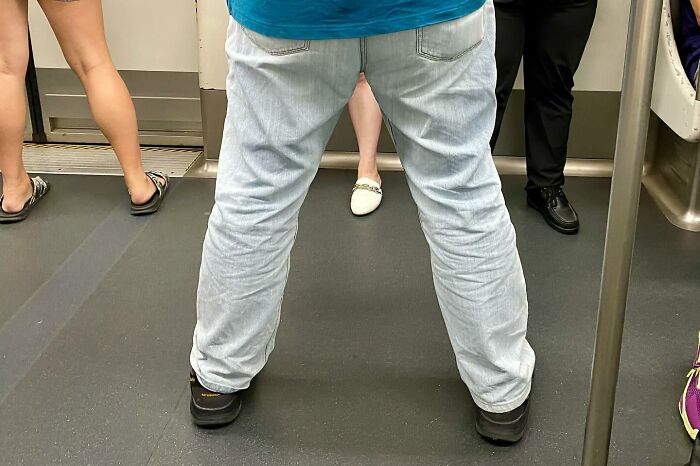 Lucky Coincidences: 20 Perfectly Timed Pictures Taken By Edas Wong (New Pics) Lucky Coincidences: 20 Perfectly Timed Pictures Taken By Edas Wong (New Pics)