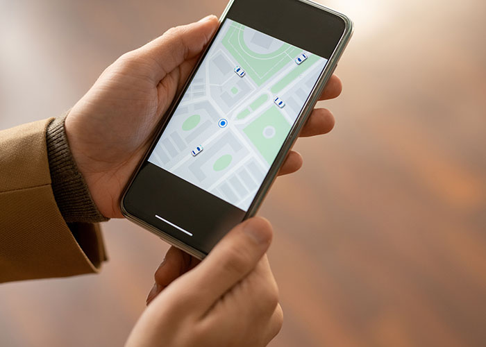 &#8220;I Find This So So So Wrong&#8221;: Employee Refuses To Use Life360, Boss Loses It