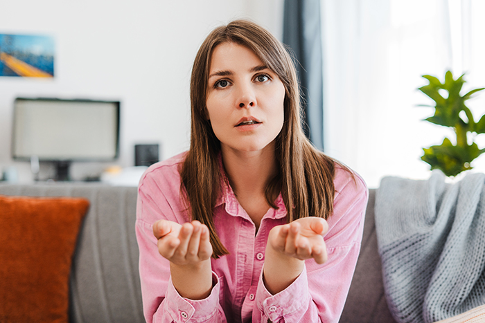 Woman Can Afford To Own 4 Cars, Doesn&rsquo;t Let A Repairman Who Saw Them Take Advantage Of Her