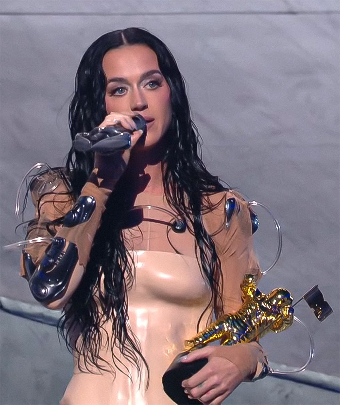 Katy Perry Says She’s On “First Day Of Period” At The VMAs, Is Accused Of “Performative Feminism” Katy Perry Says She’s On “First Day Of Period” At The VMAs, Is Accused Of “Performative Feminism”
