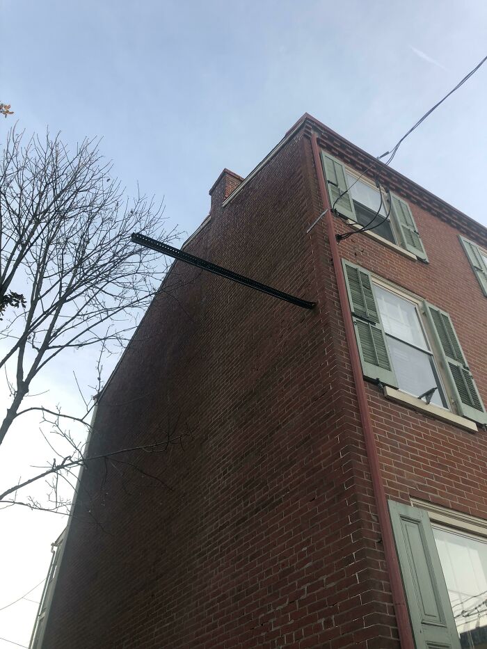 50 Wild Pics Showing Rare Coincidences That Almost Never Happen (New Pics) 50 Wild Pics Showing Rare Coincidences That Almost Never Happen (New Pics)